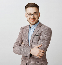 Максим Волков